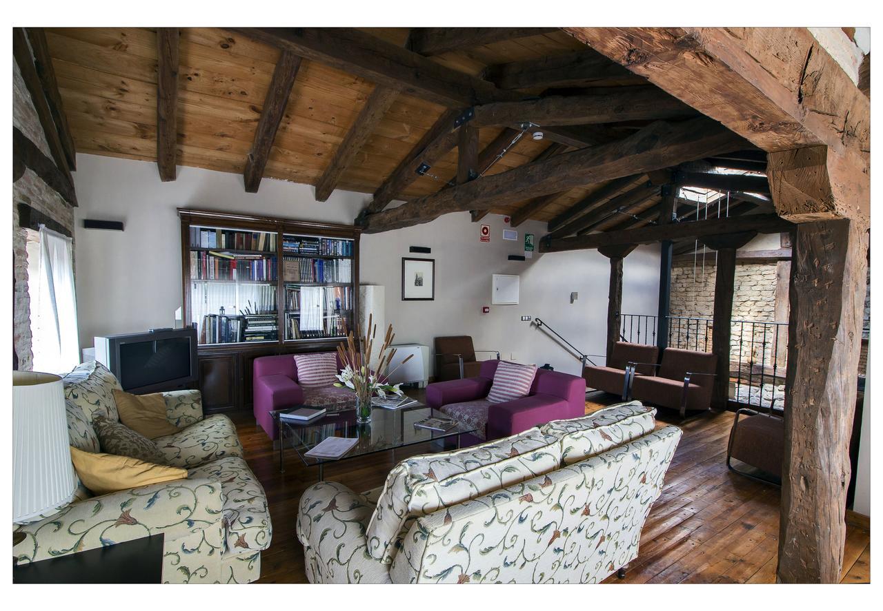 Posada La Casona De Valbuena Valbuena De Duero Buitenkant foto