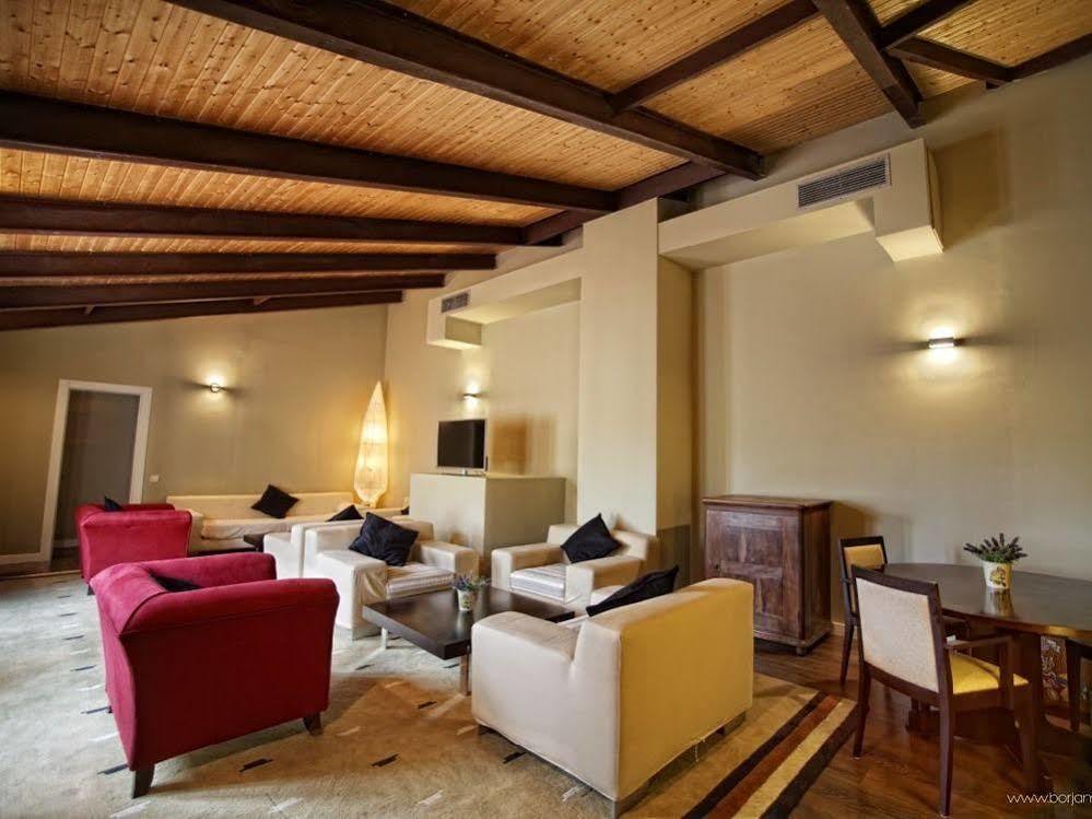 Posada La Casona De Valbuena Valbuena De Duero Buitenkant foto
