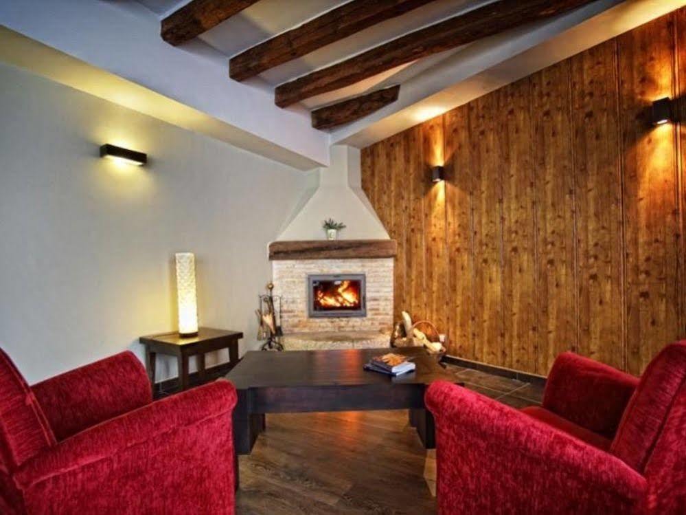 Posada La Casona De Valbuena Valbuena De Duero Buitenkant foto
